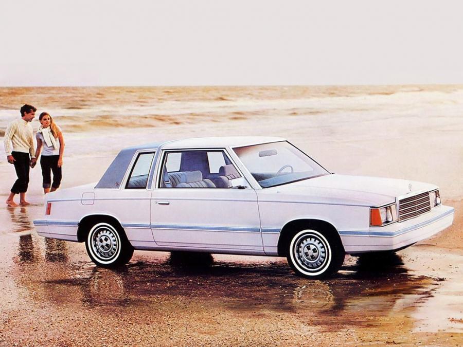  Plymouth Reliant SE 2-Door Sedan 1982 года  (фото 1 из 2)